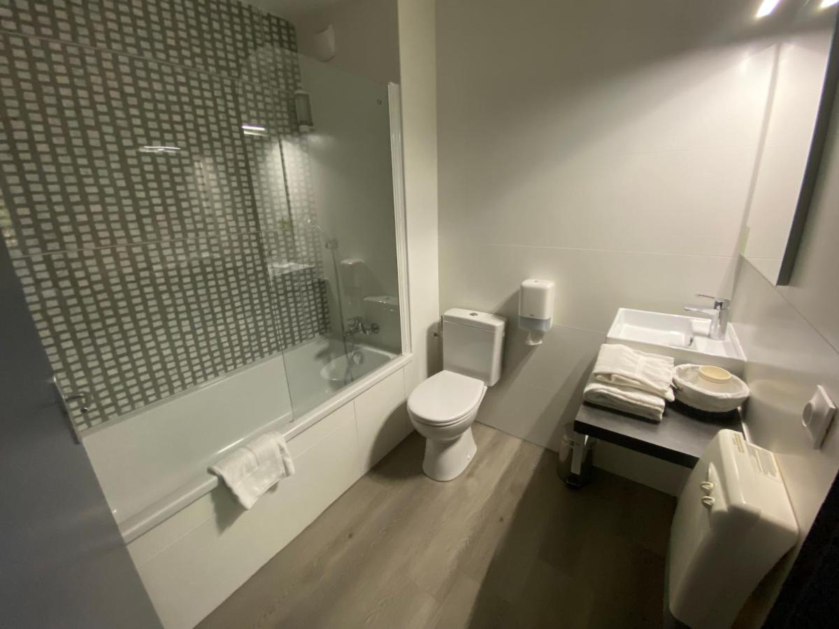 La Roseliere Hotell Saint-Quentin-Fallavier Exteriör bild