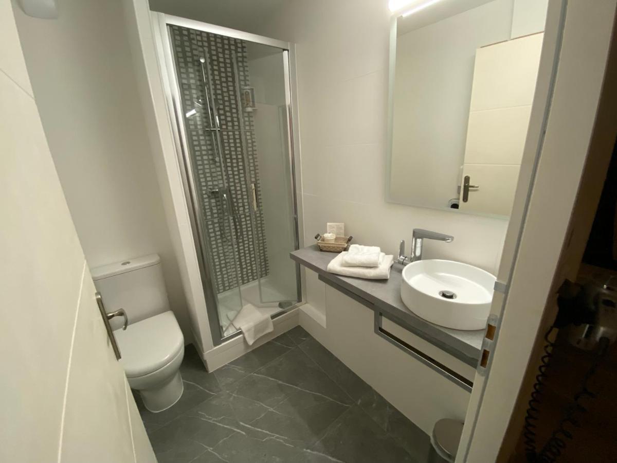 La Roseliere Hotell Saint-Quentin-Fallavier Exteriör bild