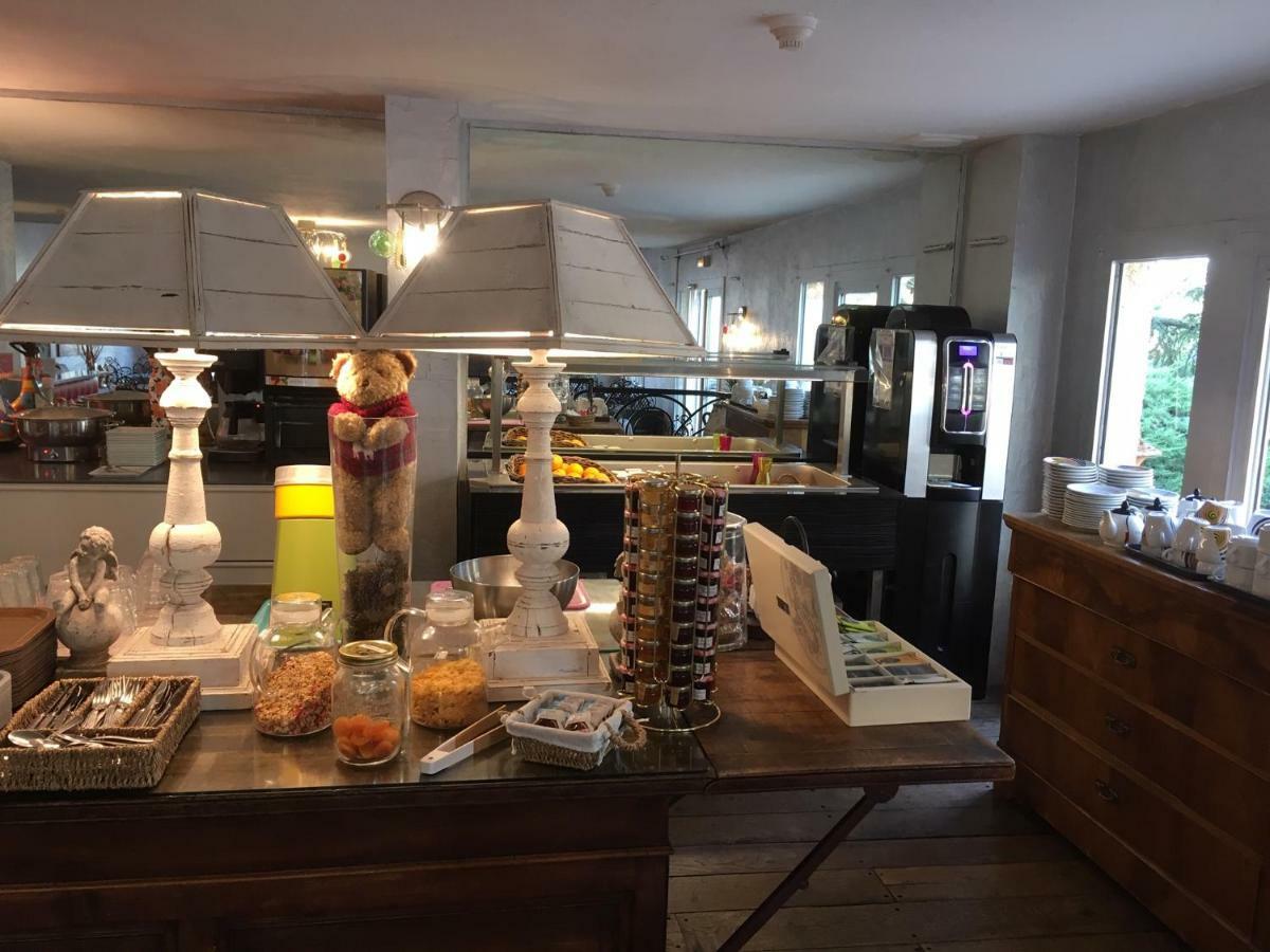 La Roseliere Hotell Saint-Quentin-Fallavier Exteriör bild